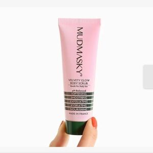 🎀 5/$20 - MUDMASKY Velvety Glow Body Scrub